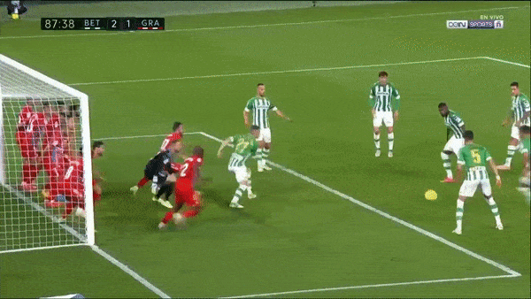 Real Betis - Granada 2-1: Aitor Ruibal kiến tạo, Borja Iglesias tỏa sáng cú đúp giành 3 điểm, Darwin Machis chỉ rút ngắn tỷ số