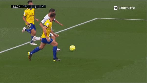 Cadiz - Elche 1-3: Jose Maria khai bàn trên chấm penalty, Pere Milla, Gonzalez Polanco, Fidel Chaves ngược dòng thắng đậm đối thủ