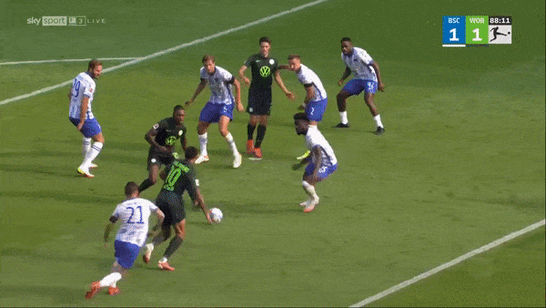 Hertha - Wolfsburg 1-2: Dodi Lukebakio mở bàn trên chấm penalty nhưng Ridle Baku, Lukas Nmecha ngược dòng giành gọn 3 điểm