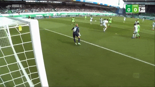 Greuther Furth vs Wolfsburg 0-2: Lukas Nmecha dứt điểm mở tỷ số, Wout Weghorst chốt hạ chiến thắng trên chấm penalty phút bù giờ