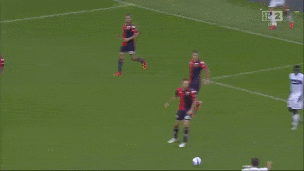 Genoa vs Fiorentina 1-2: Kịch tính 10 phút cuối, Saponara mở bàn, Bonaventura nhân đôi tỷ số, Criscito rút ngắn tỷ số phút 90'+8 trên chấm penalty