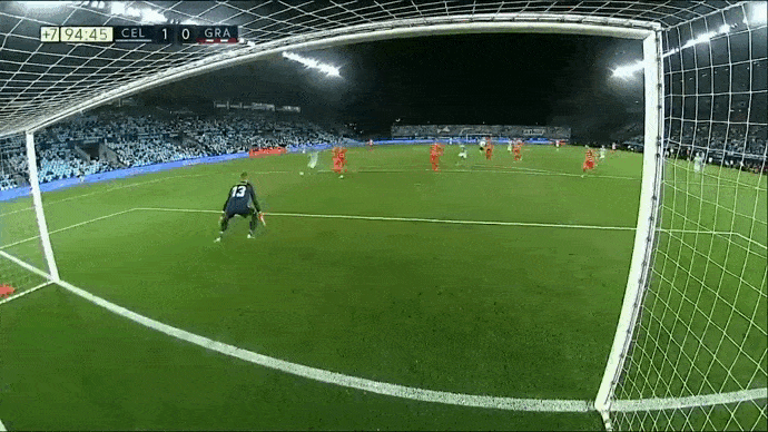 Celta Vigo vs Granada 1-0: Iago Aspas hỏng penalty, Santi Mina kiến tạo, Denis Suarez kịp ghi bàn giành 3 điểm phút 90