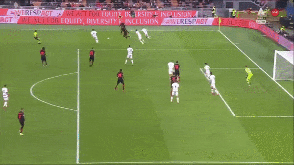 AC Milan vs Verona 3-2: Gianluca Caprari, Antonin Barak bất ngờ tỏa sáng, Olivier Giroud, Franck Kessie gỡ hòa, Koray Gunter phản lưới nhà, Milan tạm dẫn đầu Serie A