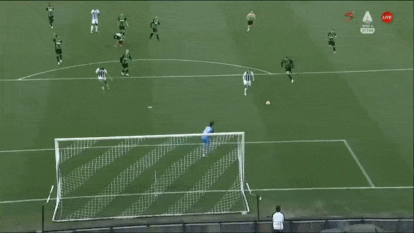 Udinese vs Sassuolo 3-2: Deulofeu khai bàn, Berardi, Frattesi ngược dòng, Davide Frattesi phản lưới nhà, Beto có 3 điểm, Makengo bị thẻ đỏ