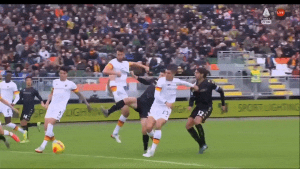Venezia vs AS Roma 3-2: Caldara sớm mở tỷ số, Shomurodov, Abraham lập công, Mattia Aramu, David Okereke xuất thần hạ HLV Mourinho