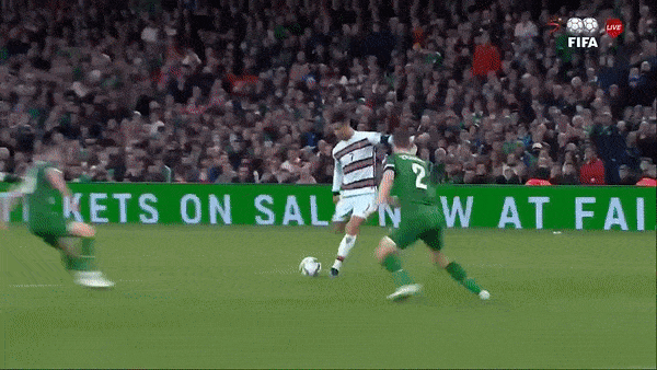 Ireland vs Bồ Đào Nha 0-0: Ronaldo tiếc nuối, Andre Silva, Goncalo Guedes kém hiệu quả, Pepe bị thẻ đỏ, Bồ Đào Nha đành chia điểm