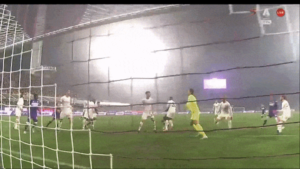 Fiorentina vs AC Milan 4-3: Alfred Duncan khai tiệc, Riccardo Saponara, Dusan Vlahovic bất ngờ nhấn chìm Milan, Lorenzo Venuti phản lưới nhà, Ibrahimovic nỗ lực bất thành