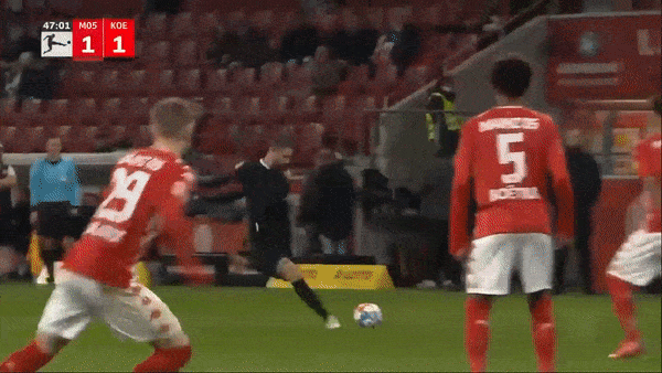 Mainz vs Cologne 1-1: Jonathan Burkardt mở tỷ số, Mark Uth đá phạt đẹp mắt, Salih Ozcan đánh đầu chia điểm xứng đáng