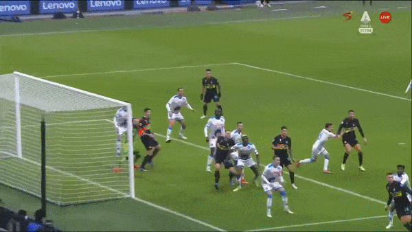 Inter Milan vs Napoli 3-2: Zielinski, Mertens tỏa sáng, Calhanoglu, Perisic, Lautaro Martinez mới là người chiến thắng, Inter vào tốp 3 Serie A