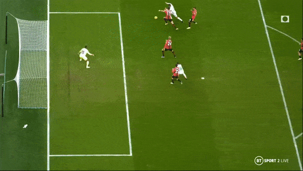 AC Milan vs Sassuolo 1-3: Romagnoli mở bàn, Ibrahimovic bế tắc, Scamacca, Berardi lập công, Kjaer phản lưới nhà, Romagnoli nhận thẻ đỏ