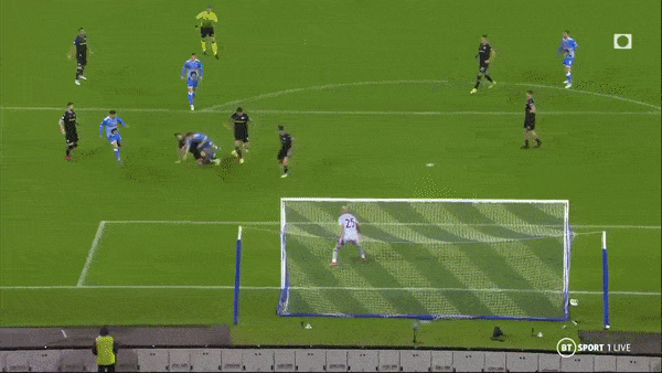 Napoli vs Lazio 4-0: Zielinski sớm khai bàn, Dries Mertens tỏa sáng cú đúp, Fabian Ruiz ấn định cơn mưa bàn thắng, củng cố ngôi đầu Serie A