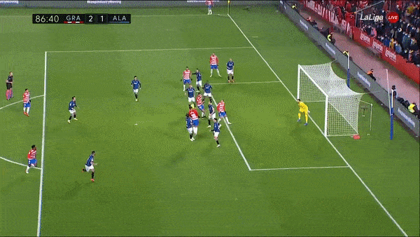 Granada vs Alaves 2-1: Antonio Puertas sút xa mở tỷ số, Luis Abram phản lưới nhà, Santiago Arias chớp thời cơ đệm bóng cận thành hạ thủ thành Fernando Pacheco