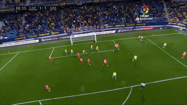 Cadiz vs Granada 1-1: Fali kiến tạo, Santiago Arzamendia sút căng mở tỷ số, Angel Montoro tỉa bóng, Jorge Molina đệm bóng cận thành gỡ hòa, Salvi Sanchez thẻ đỏ cuối trận