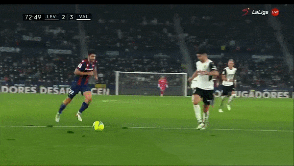 Levante vs Valencia 3-4: Goncalo Guedes, Carlos Soler lập cú đúp, Jose Campana, Roger Marti, Enis Bardhi ngược dòng bất thành, Roberto Soldado, Uros Racic nhận thẻ đỏ cuối trận