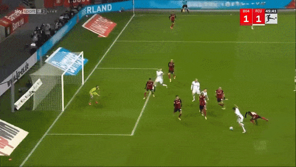 Leverkusen vs Union Berlin 2-2: Patrik Schick xuất sắc mở bàn, Grischa Promel lập cú đúp, Jonathan Tah kịp gỡ hòa chia điểm