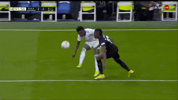 Real Madrid vs Elche 2-2: Lucas Boye khai bàn, Pere Milla xuất thần dẫn trước 2 bàn, Modric lập công trên chấm penalty, Militao kịp tỏa sáng phút bù giờ giành 1 điểm