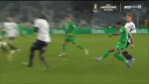 Saint-Etienne vs Montpellier 3-1: Elye Wahi mở tỷ số nhưng Romain Hamouma, Arnaud Nordin, Wahbi Khazri xuất thần ngược dòng 8 phút cuối