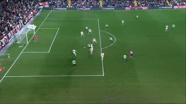 Rayo Vallecano vs Real Betis 1-2: Alvaro Garcia mở bàn nhưng Borja Iglesias gỡ hòa, William Carvalho ấn định chiến thắng bán kết lượt đi