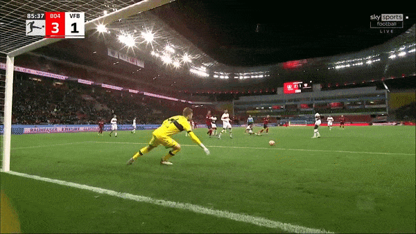 Leverkusen vs Stuttgart 4-2: Moussa Diaby mở tỷ số, Tiago Tomas lập cú đúp nhưng Amine Adli, Florian Wirtz, Patrik Schick lần lượt xé lưới đội khách