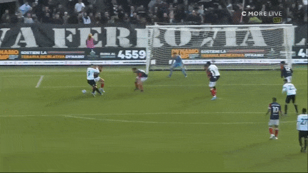 Spezia vs Cagliari 2-0: Tâm điểm hiệp 2, Martin Erlic mở bàn, Rey Manaj chốt hạ chiến thắng