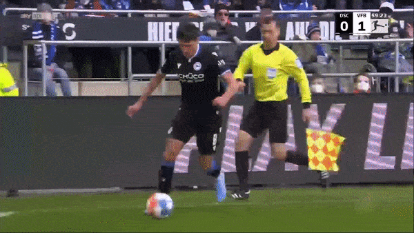 Arminia Bielefeld vs Stuttgart 1-1: Sasa Kalajdzic mở tỷ số trên chấm penalty, Janni Serra kiến tạo, Florian Kruger đệm bóng cận thành gỡ hòa