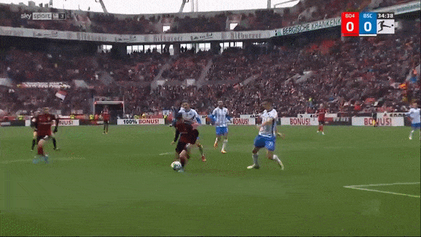 Leverkusen vs Hertha Berlin 2-1: Lucas Alario sút chéo góc mở bàn, Karim Bellarabi nhân đôi cách biệt, Vladimir Darida chỉ rút ngắn tỷ số