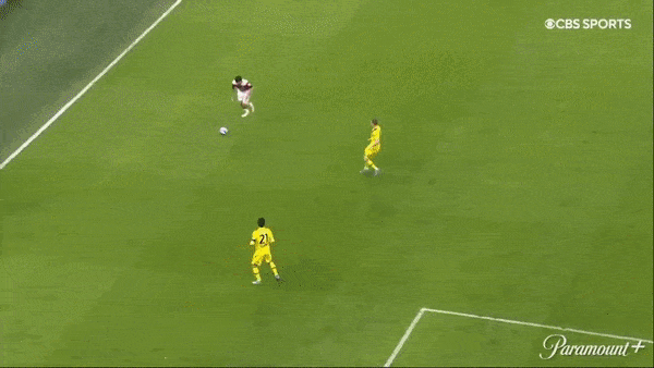 AC Milan vs Bologna 0-0: Dàn sao Giroud, Leao, Diaz, Ibrahimovic dứt điểm 'tệ hại', Milan chia điểm tiếc nuối nhưng vẫn tạm dẫn đầu Serie A