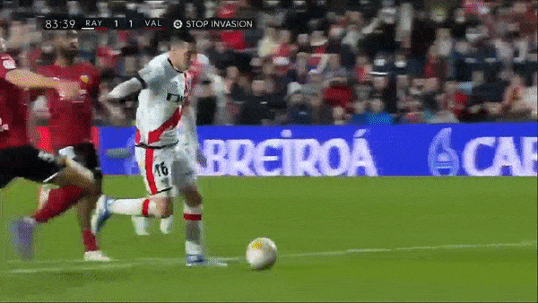 Rayo Vallecano vs Valencia 1-1: Carlos Soler tỉa góc đẹp mắt mở tỷ số, Sergi Guardiola đột phá chớp nhoáng kịp chia điểm