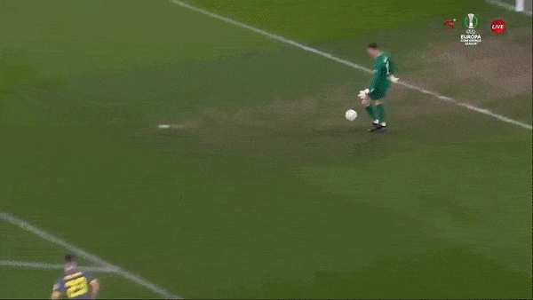 Slavia Praha vs Feyenoord 1-3 (chung cuộc 4-6): Cyriel Dessers tỏa sáng cú đúp, Luis Sinisterra góp công chiến thắng, Ibrahim Traore ghi bàn danh dự, Kacharaba nhận thẻ đỏ