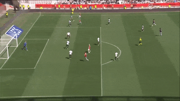 Nice vs Lorient 2-1: Andy Delort mở bàn trên chấm penalty, Armand Lauriente gỡ hòa, lần nữa Andy Delort lại tỏa sáng giành chiến thắng