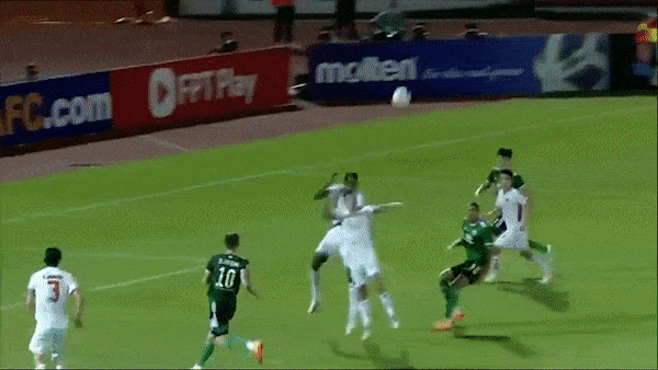 Jeonbuk vs HAGL 1-0: Moon Seon Min ghi siêu phẩm hạ thủ thành Tuấn Linh phút bù giờ, HLV Kiatisuk khẳng định HAGL không bao giờ bỏ cuộc