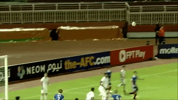 Yokohama Marinos vs HAGL 0-2: Văn Thanh, Công Phượng nỗ lực bất thành, Marcos Junior mở bàn trên chấm penalty, Hatanaka đánh đầu ấn định chiến thắng