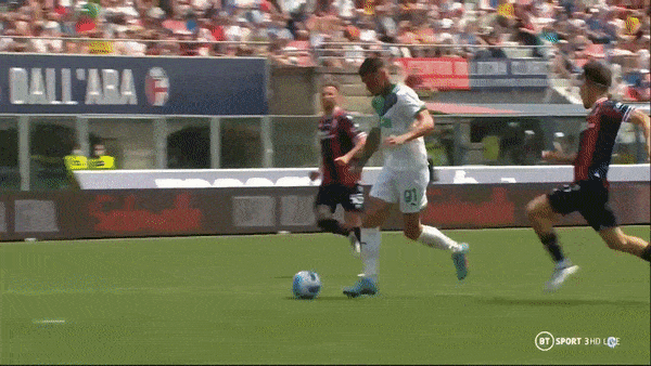 Bologna vs Sassuolo 1-3: Gianluca Scamacca tỏa sáng cú đúp, Domenico Berardi góp công chiến thắng, Riccardo Orsolini ghi bàn danh dự phút bù giờ