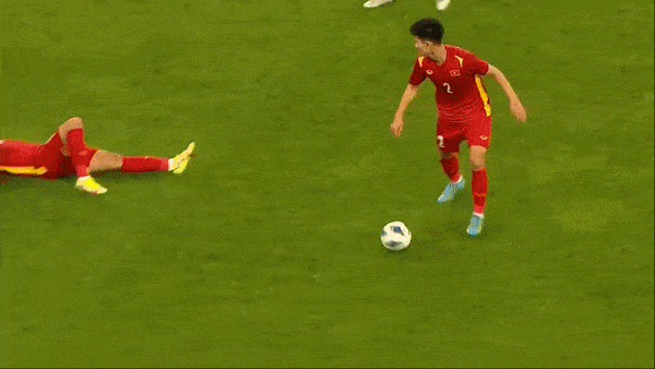 U23 Việt Nam vs U23 Thái Lan 2-2: Tuấn Tài sớm tỏa sáng, Ben Davis gỡ hòa, Văn Tùng ghi siêu phẩm, Suphanat may mắn chia điểm với HLV Gong Oh-kyun 