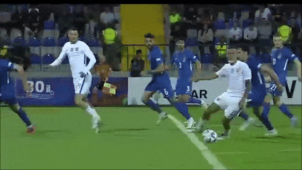 Azerbaijan vs Slovakia 0-1: Matus Bero căng ngang, Vladimir Weiss sút bóng góc xa, bỏ túi 3 điểm gọn gàng