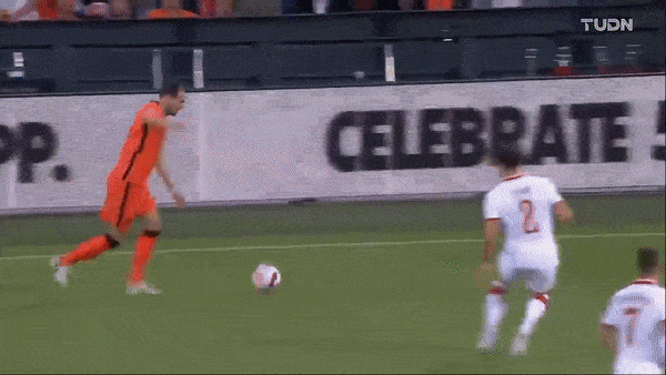 Hà Lan vs Ba Lan 2-2: Cash mở tỷ số, Zielinski nhân đôi cách biệt, Klaassen, Dumfries ngược dòng chia điểm đầy kịch tính