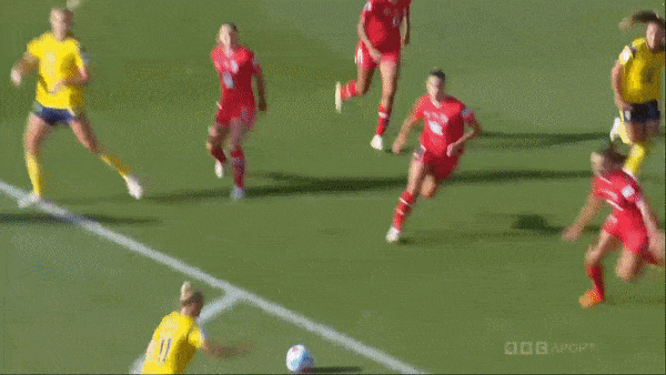 Nữ Thụy Điển vs Nữ Thụy Sĩ 2-1: Fridolina Rolfo sút xa mở bàn, Ramona Bachmann lập tức gỡ hòa, Hanna Bennison chốt hạ chiến thắng