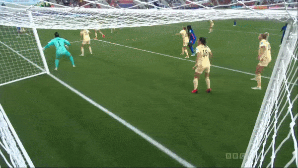 Nữ Pháp vs Nữ Bỉ 2-1: Kadidiatou Diani mở tỷ số, Janice Cayman gỡ hòa, Griedge Mbock Bathy đánh đầu cận thành tạm chốt hạ ngôi đầu bảng