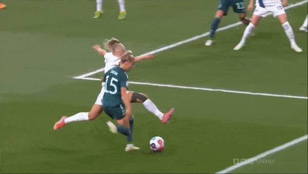 Nữ Phần Lan vs Nữ Đức 0-3: Kleinherne đánh đầu mở tỷ số, Alexandra Popp nhân đôi cách biệt, Nicole Anyomi chốt hạ vé đi tiếp