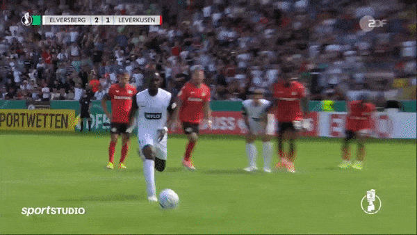 Elversberg vs Leverkusen 4-3: Adam Hlozek, Charles Aranguiz, Patrik Schick ghi bàn, Jannik Rochelt, Kevin Koffi, Luca Schnellbacher, Kevin Conrad giành chiến thắng