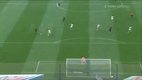 Giao hữu, Marseille vs AC Milan 0-2: Junior Messias cứa lòng mở bàn đẹp mắt, Olivier Giroud nhân đôi tỷ số, Isaak Toure nhận thẻ đỏ