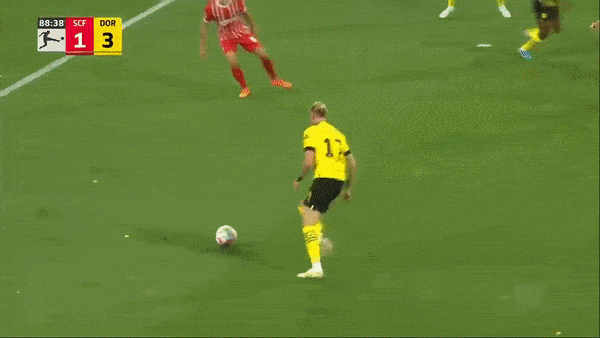 Freiburg vs Borussia Dortmund 1-3: Gregoritsch mở bàn nhưng Bynoe-Gittens, Moukoko, Wolf ngược dòng trút mưa bàn thắng