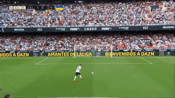 Valencia vs Girona 1-0: Carlos Soler ghi bàn duy nhất trên chấm penalty, Eray Comert phải nhận thẻ đỏ