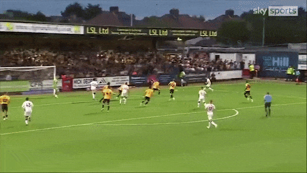 Cambridge United vs Southampton 0-3: Che Adams tỏa sáng cú đúp bàn thắng, Dominic Ballard ấn định chiến thắng