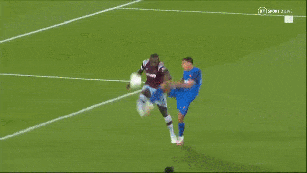  West Ham vs FCSB 3-1: Andrei Cordea mở bàn nhưng Jarrod Bowen gỡ hòa trên chấm penalty, Emerson Palmieri, Michail Antonio chốt hạ 3 điểm đầu tay