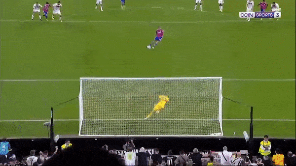 Juventus vs Salernitana 2-2: Candreva, Piatek bất ngờ dẫn trước, Bremer, Bonucci tỏa sáng cứu thua Juve, Milik, Cuadrado, Fazio lần lượt nhận thẻ đỏ