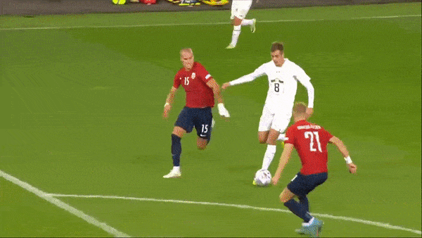 Na Uy vs Serbia 0-2: Haaland, Odegaard kém duyên ghi bàn, Vlahovic bất ngờ mở bàn, Mitrovic tung cú dứt điểm bất ngờ hạ Na Uy