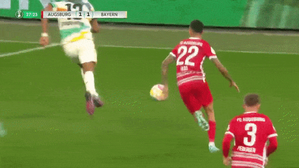 Augsburg vs Bayern Munich 2-5: Pedersen khai bàn, Upamecano phản lưới nhà, Choupo Moting tỏa sáng cú đúp, Kimmich, Musiala, Davies đè bẹp đối thủ