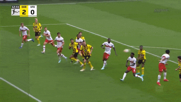 Borussia Dortmund vs Stuttgart 5-0: Bellingham tỏa sáng cú đúp, Niklas Sule, Reyna, Moukoko góp công chiến thắng 5 sao