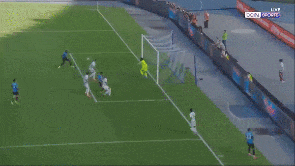 Napoli vs Sassuolo 4-0: Victor Osimhen chói sáng cú hattrick, Kvaratskhelia góp công chiến thắng tưng bừng, Lauriente bị thẻ đỏ